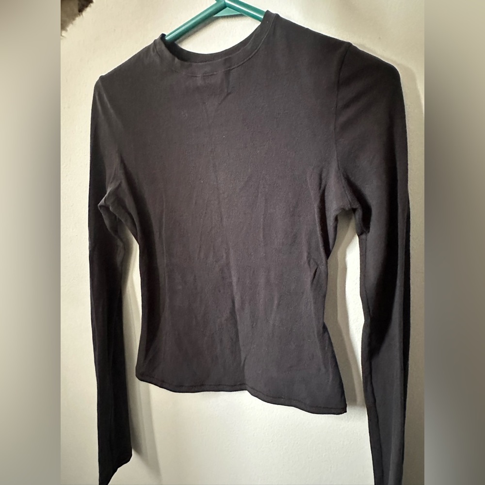 Black SKIMS long sleeve t l-shirt